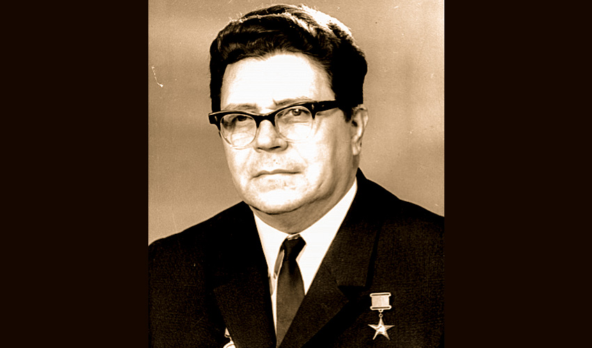 Создатель машины для войны на любой местности