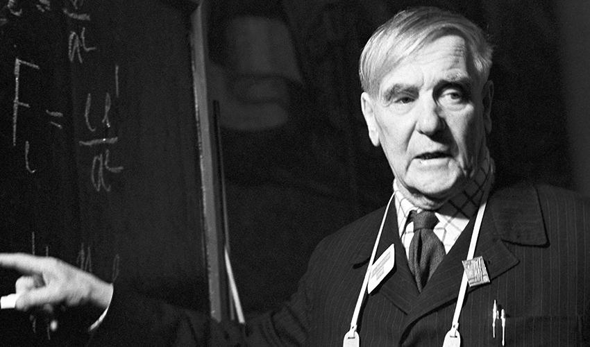 Он открыл сверхтекучесть и спорил со Сталиным
