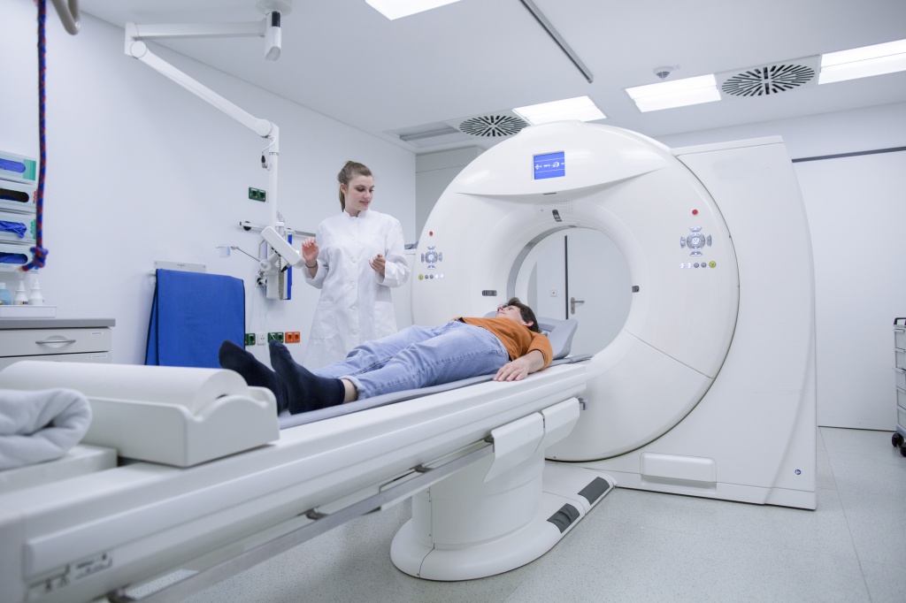 Массовый сегмент рынка МР-томографов занят универсальной техникой — полноразмерными аппаратами, позволяющими исследовать любую часть тела