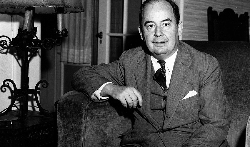 Величайший Янош